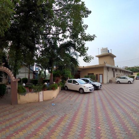 Sheela Stays Ludhiana Exteriör bild